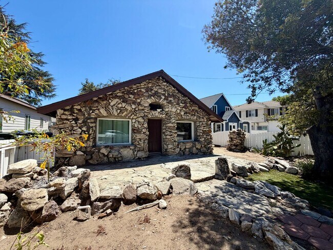 Foto del edificio - 3056 Crescent Way