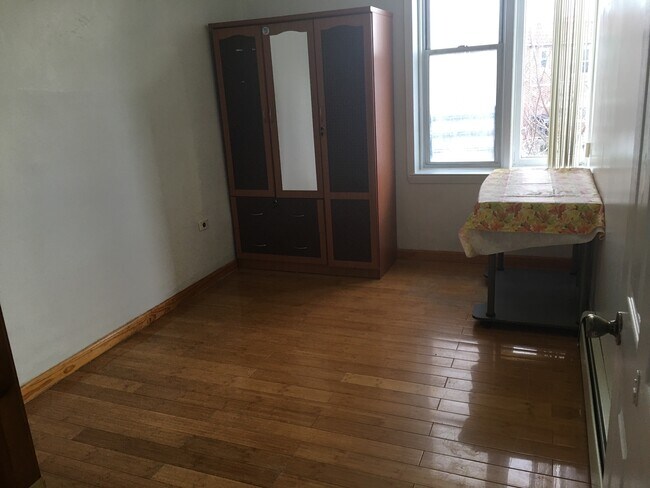 Foto del edificio - 1439 Dahill Rd