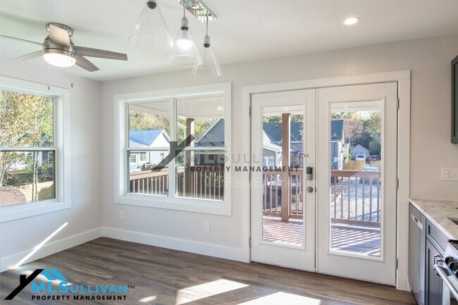 Foto del edificio - 911 Carolina Ave