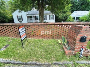 Building Photo - 1391 Lochland Rd SE
