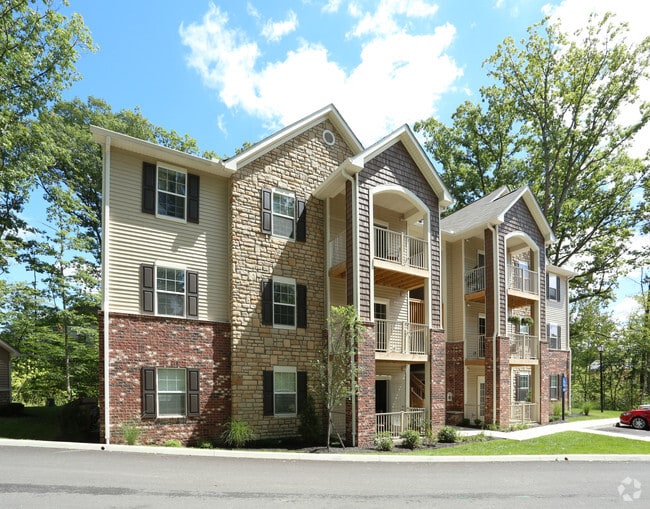 Remington Woods Apartments Lewis Center, OH