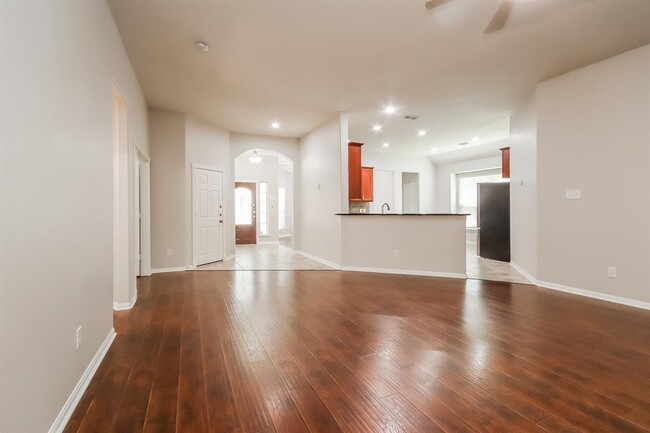 Building Photo - 24710 Dutton Point Dr