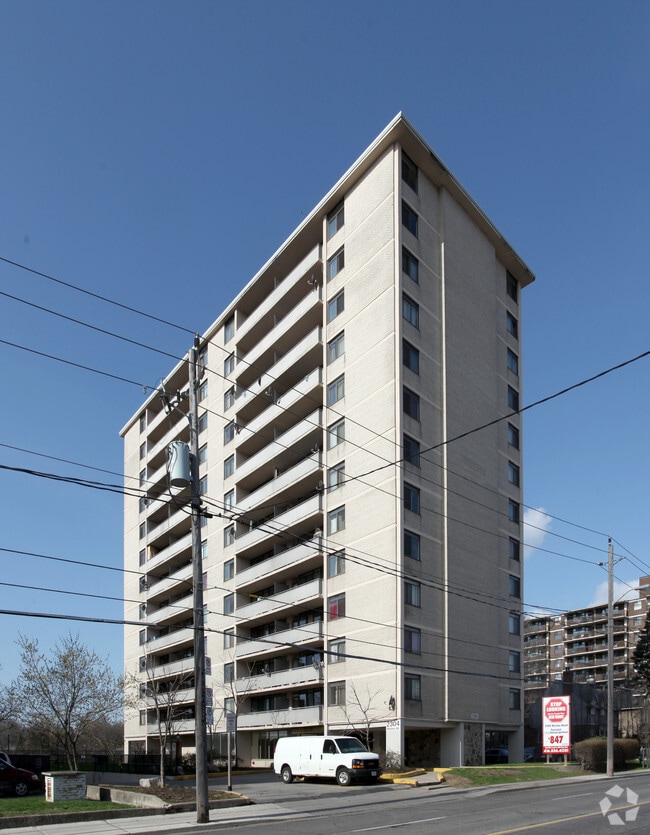Building Photo - Weston Road Apartments