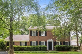 Building Photo - 2885 Summit View Ct