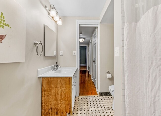 Interior Photo - 146 7th St NE