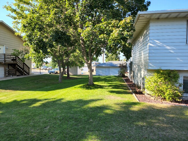 Foto del edificio - 2124 Billings Ave