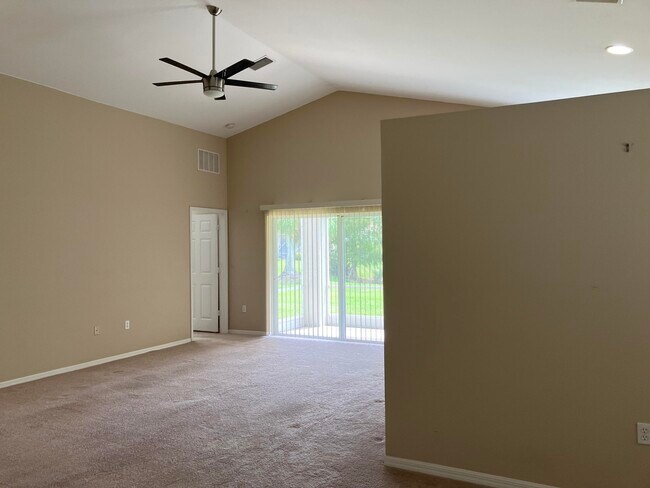 Building Photo - 542 SW Indian Key Dr