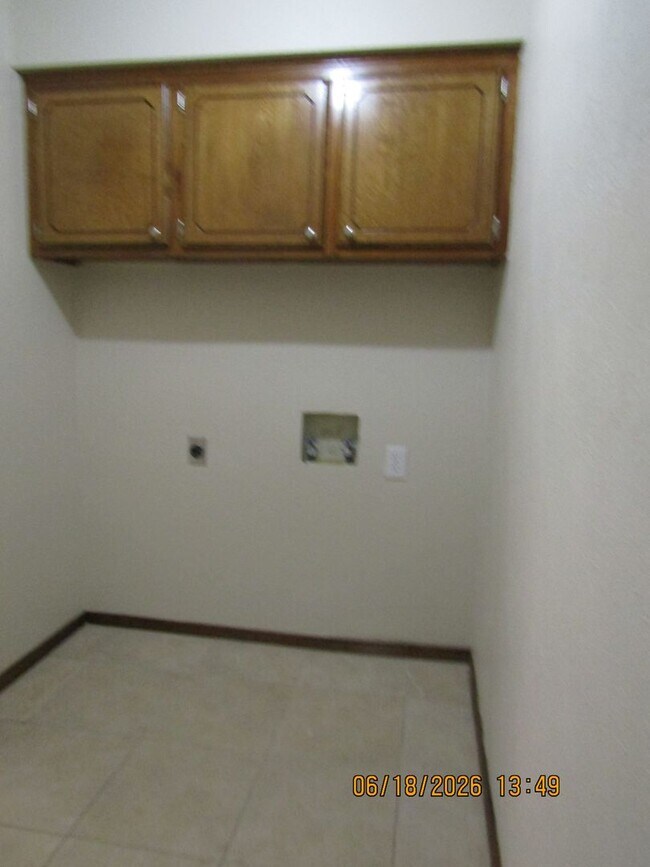 Building Photo - Newly renovated home in Terrace Hills!