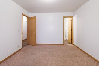 Building Photo - 520-522 Lamont Dr