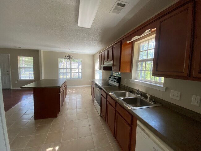 Foto del edificio - 802 King Arthur Dr