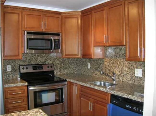 Building Photo - 166 Valencia Dr