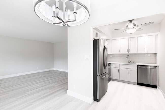 Foto del edificio - 15054 Ashland Way
