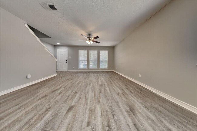 Building Photo - 28802 Stapleford St