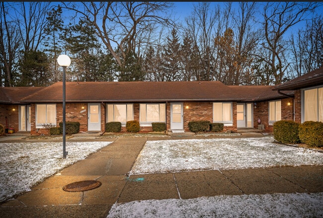 Building Photo - Masonic Estates