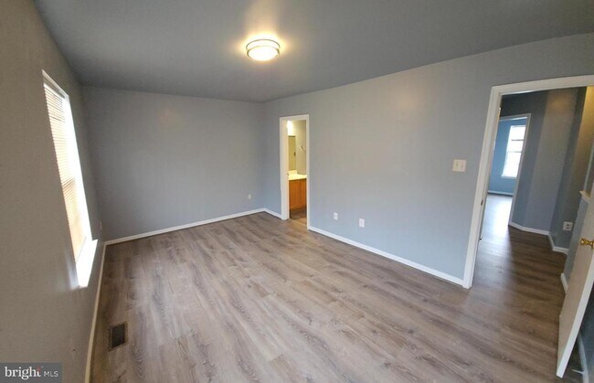 Building Photo - 3915 Friar St