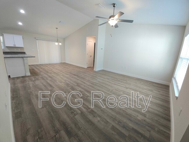 Building Photo - 10663 N Adler Dr