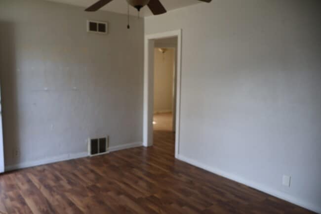 Building Photo - 2572-76 Van Buren Pl