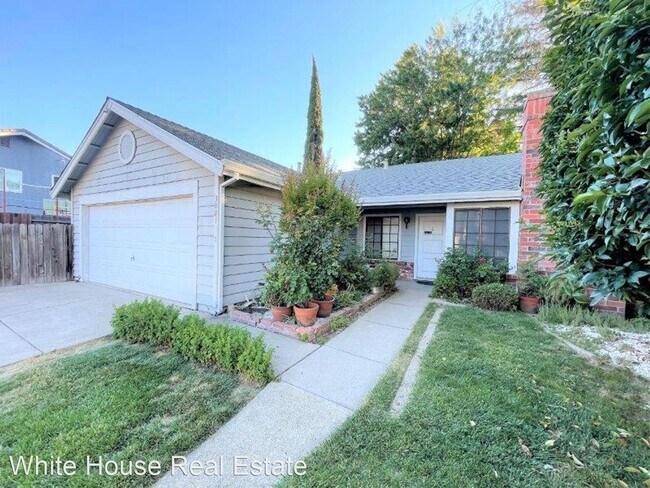 Building Photo - 3 br, 2 bath House - 3001 Yarwood Way
