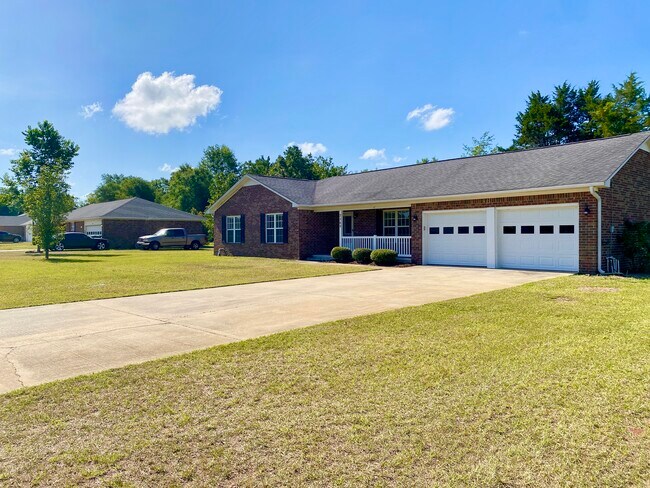 Building Photo - 2560 Nicholson Dr