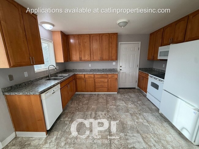 Building Photo - 131 Dillon Dr. Unit B- Kelso, WA