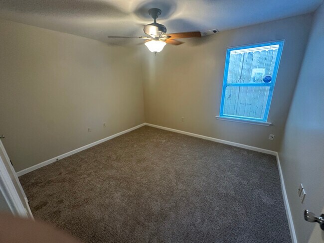 Foto del edificio - 1045 E Rossiland Cir