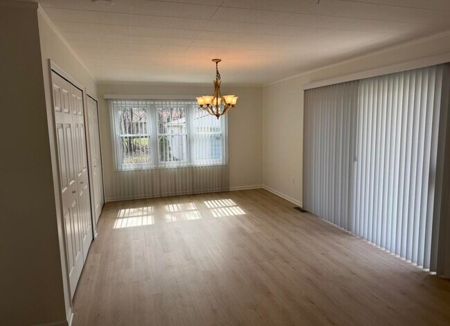 Foto del edificio - 30475 Birchway Dr