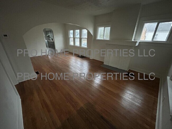 Building Photo - 400 Walton Ave