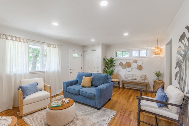 Foto del edificio - 4945 N Euclid Ave