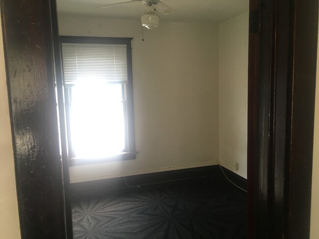 Building Photo - 459 Watson St
