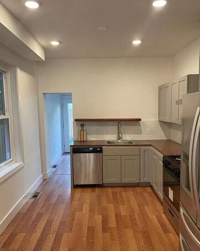 2021 E Monmouth St Photo