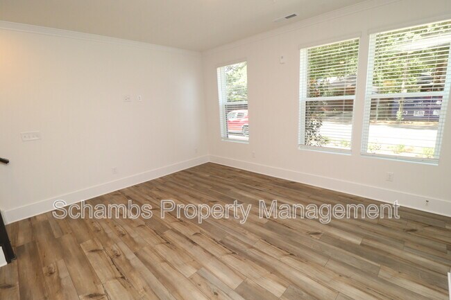 Building Photo - 110 Byrum St