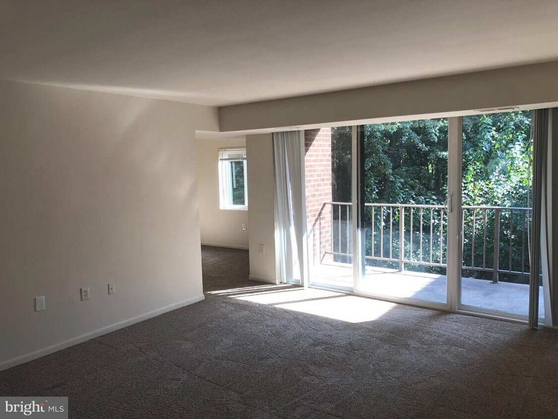 1407 Northgate Square Unit 22C, Reston, VA 20190 Room for Rent in