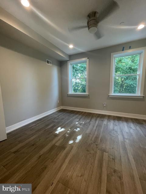 Building Photo - 1332 N Myrtlewood St