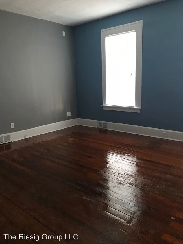Primary Photo - 1211 N Limestone