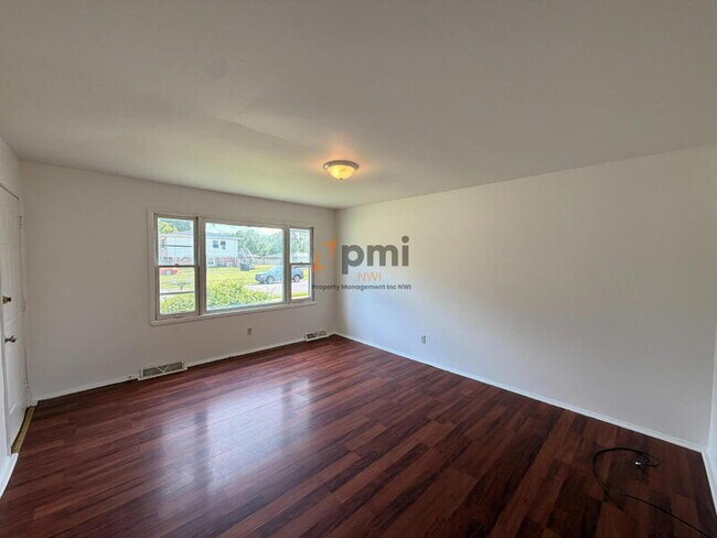Building Photo - 5588 Tulip Ave
