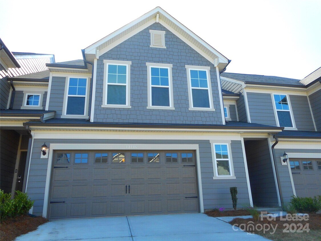 Primary Photo - 13116 Rover St