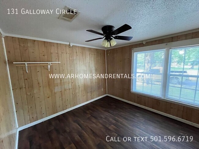Foto del edificio - 131 Galloway Cir