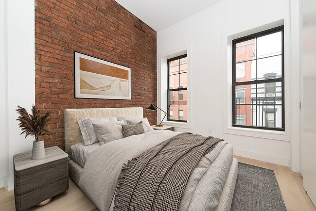 Building Photo - 248 Mott St