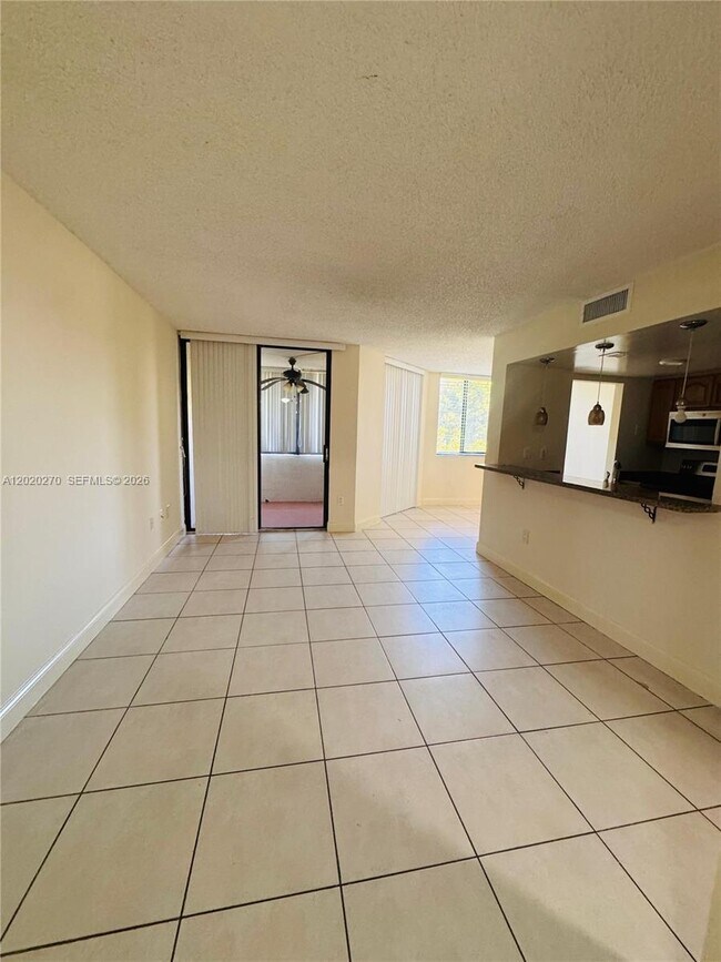 Foto del edificio - 8365 SW 152nd Ave