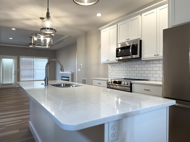 Building Photo - 4504 Legends Dr