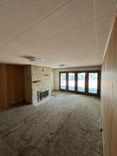 Building Photo - 815 E 6th St