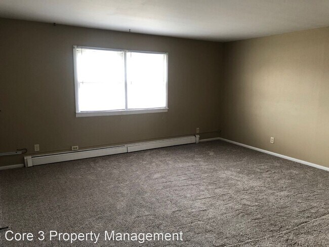 Building Photo - 230 Fairway Dr