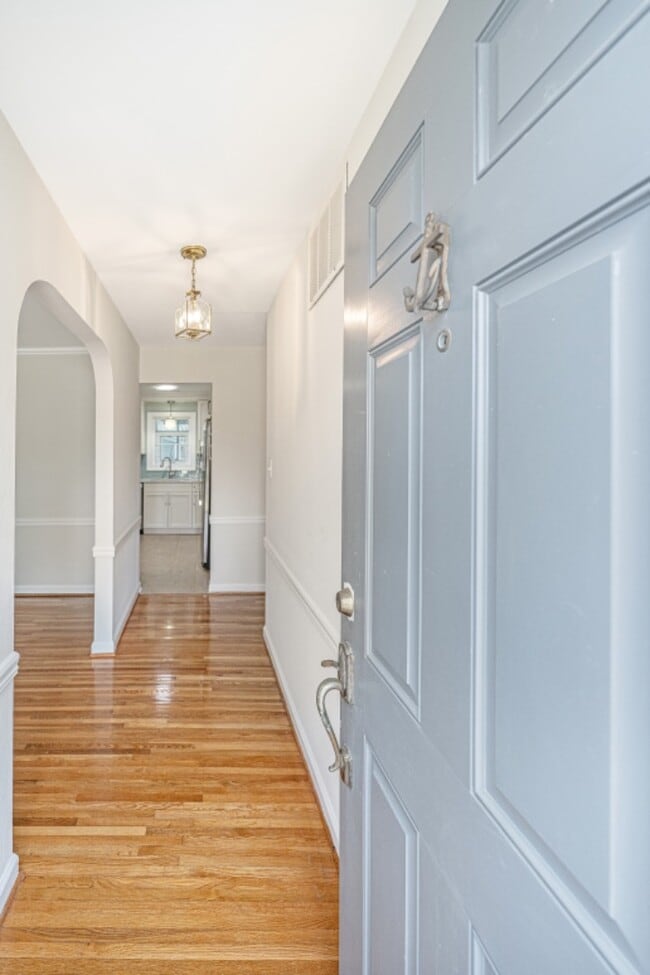 Building Photo - 1791 Dunbarton Dr