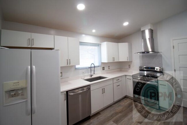 Foto del edificio - Spacious 4-Bedroom, 2-Bathroom Home for Re...