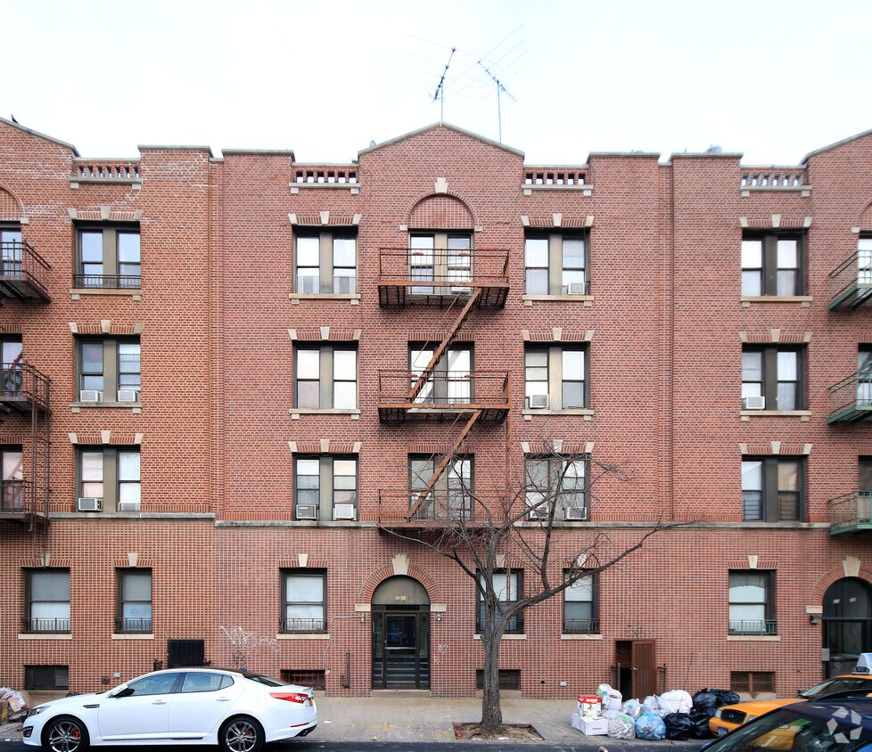 Foto del edificio - 31-36 32nd St