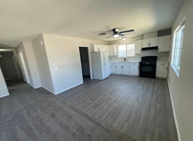 Foto del edificio - 4693 Livermore Ave