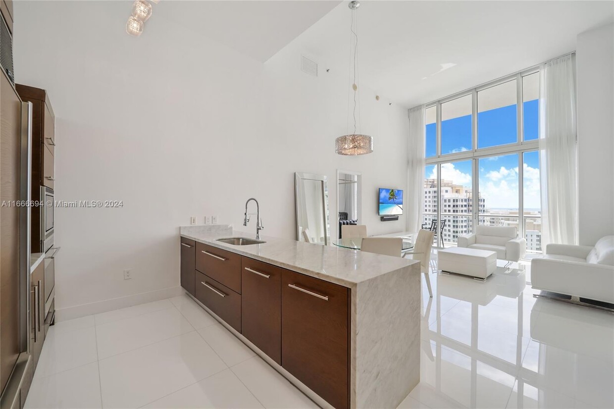 Foto principal - 475 Brickell Ave