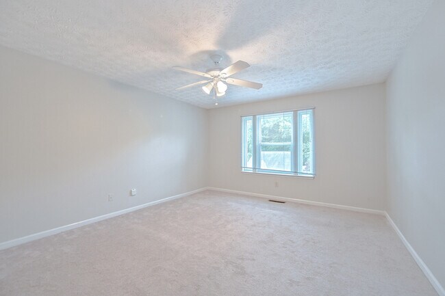 Building Photo - 3991 E Meadow Dr