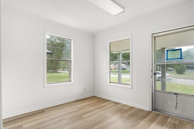 Foto del edificio - 610 Mcnabb St