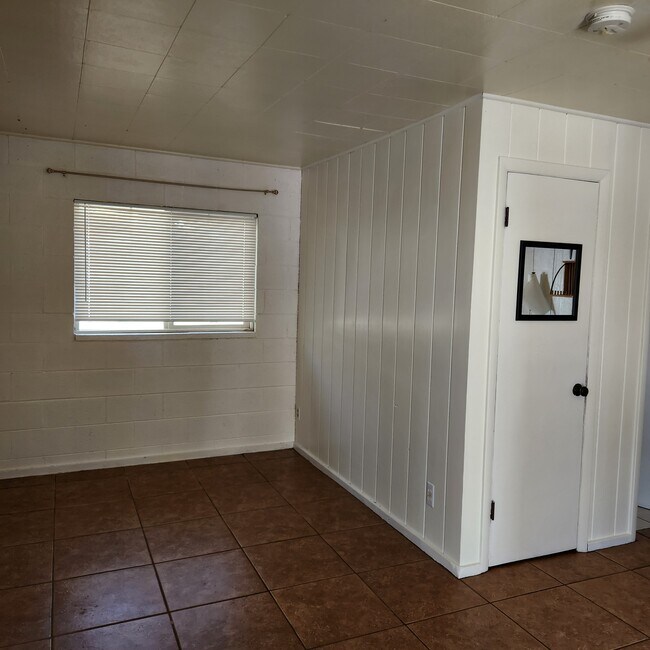 Building Photo - 10370 Ute Pass Ave